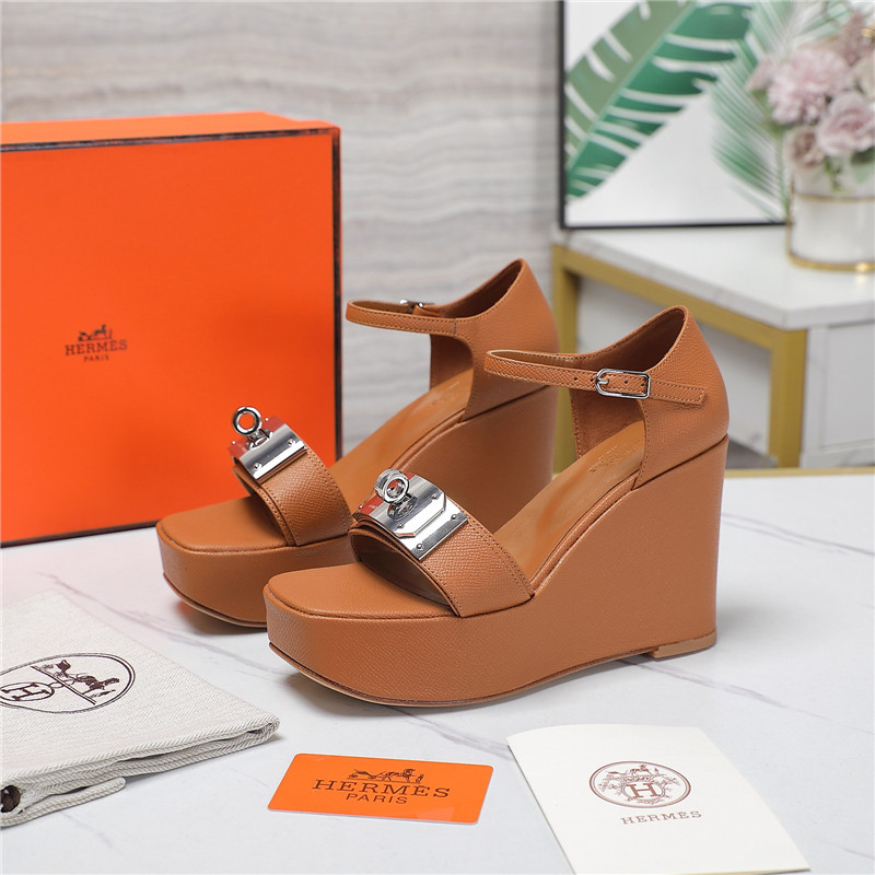H**me5 wedge platform sandals