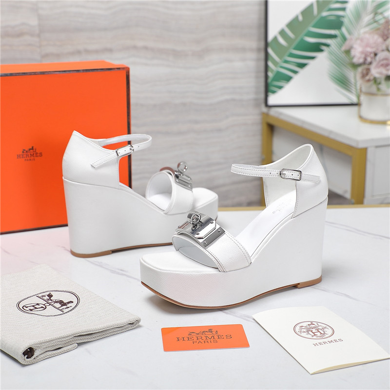 H**me5 wedge platform sandals