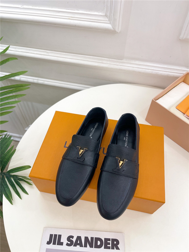 l0vis Vvtt0n lv flat loafers