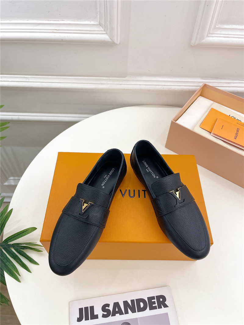 l0vis Vvtt0n lv flat loafers