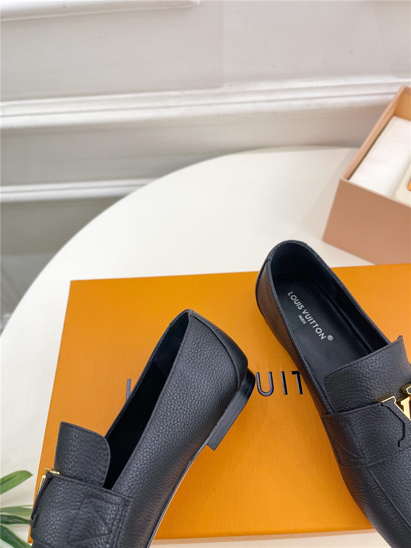 l0vis Vvtt0n lv flat loafers