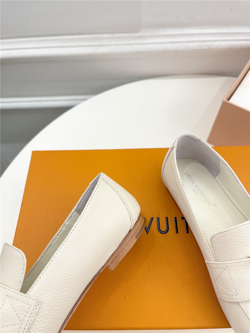 l0vis Vvtt0n lv flat loafers