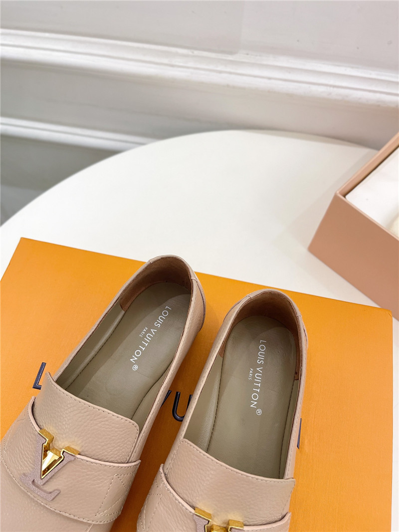 l0vis Vvtt0n lv flat loafers