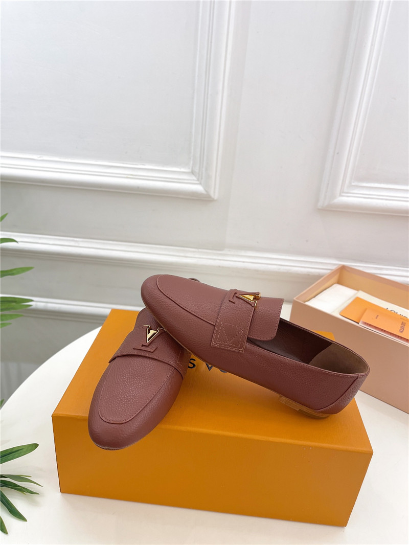 l0vis Vvtt0n lv flat loafers
