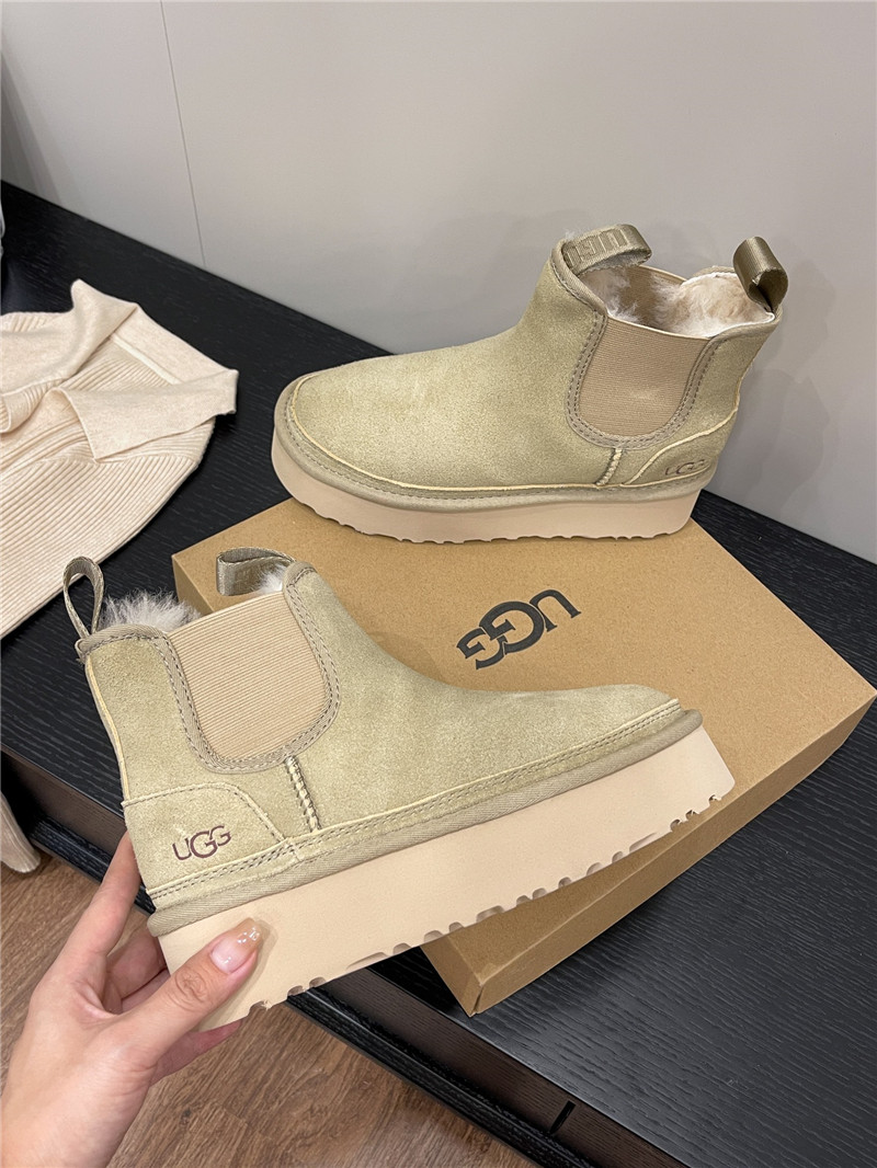 UGG Neumel Platform Chelsea Boot Beige