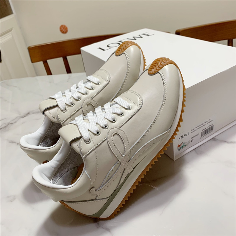 L0ew* flow runner sneaker beige