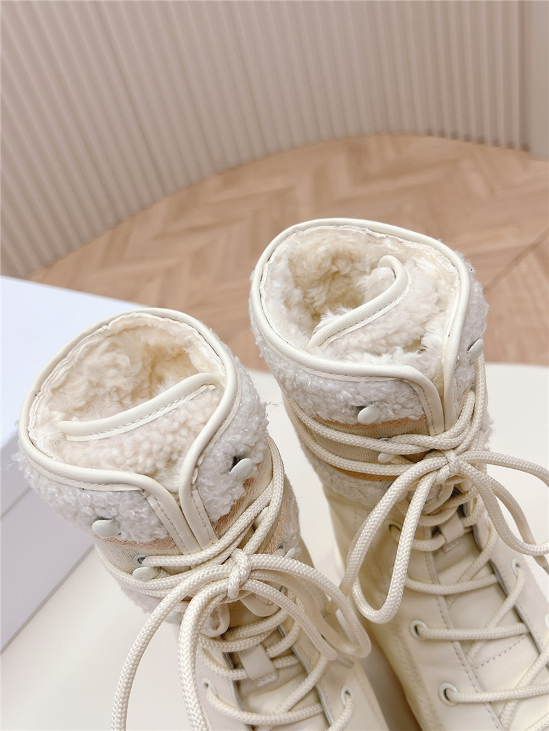 D10r d-unit ankle boot white
