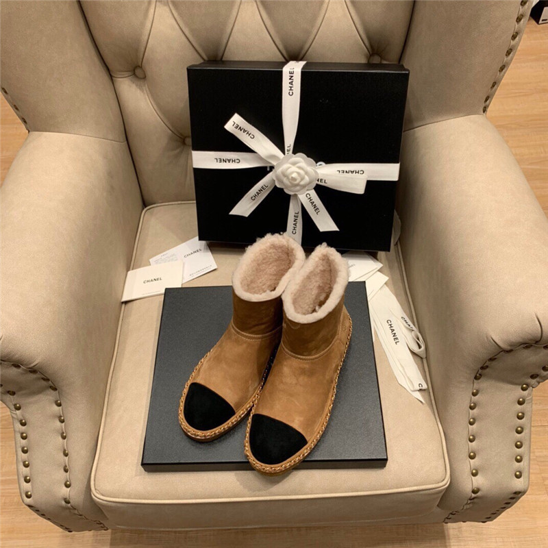 Ch**el brown suede leather shearling snow boots