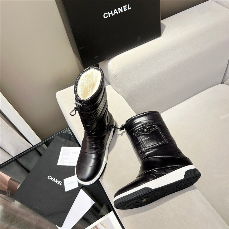 Ch**el leather shearling snow boots