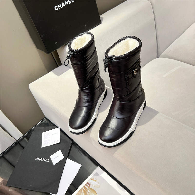 Ch**el leather shearling snow boots