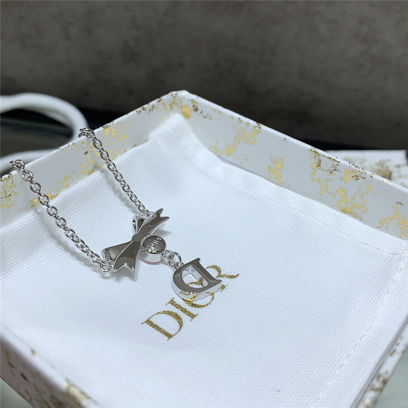 D10r bow pink necklace