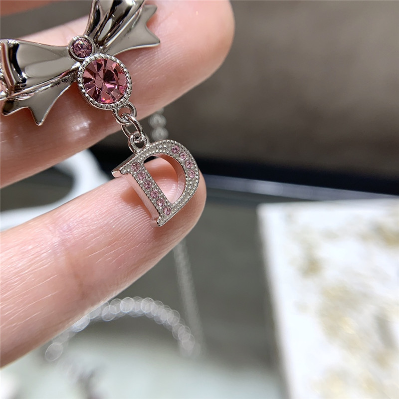 D10r bow pink necklace