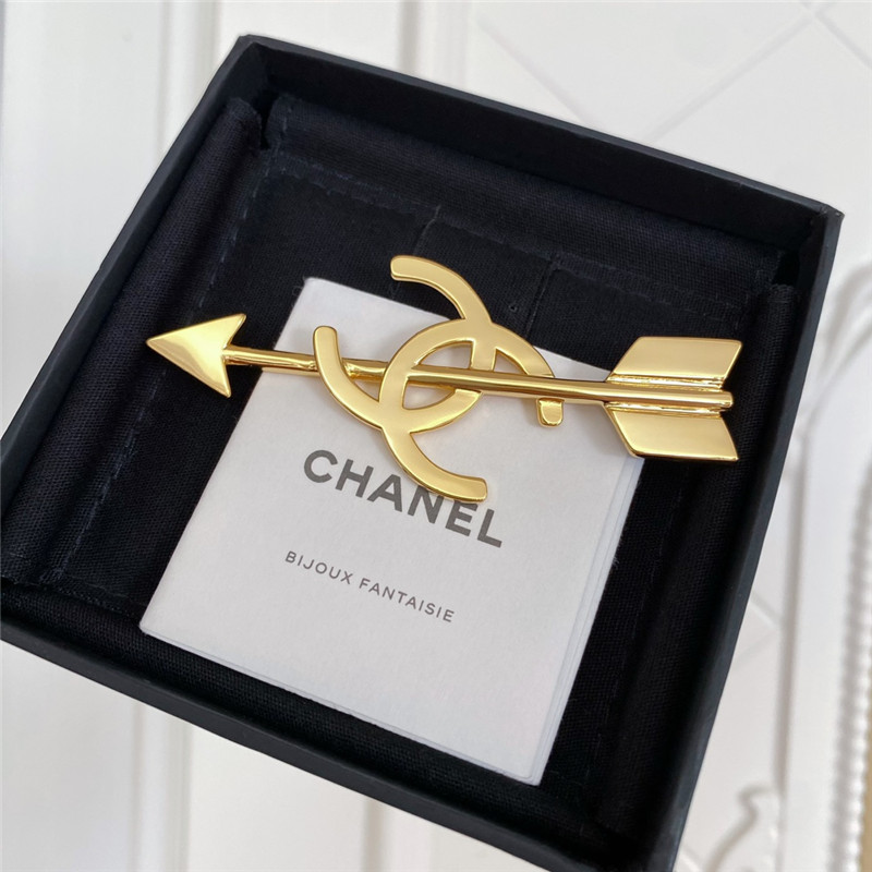 Ch**el cupid’s arrow brooch
