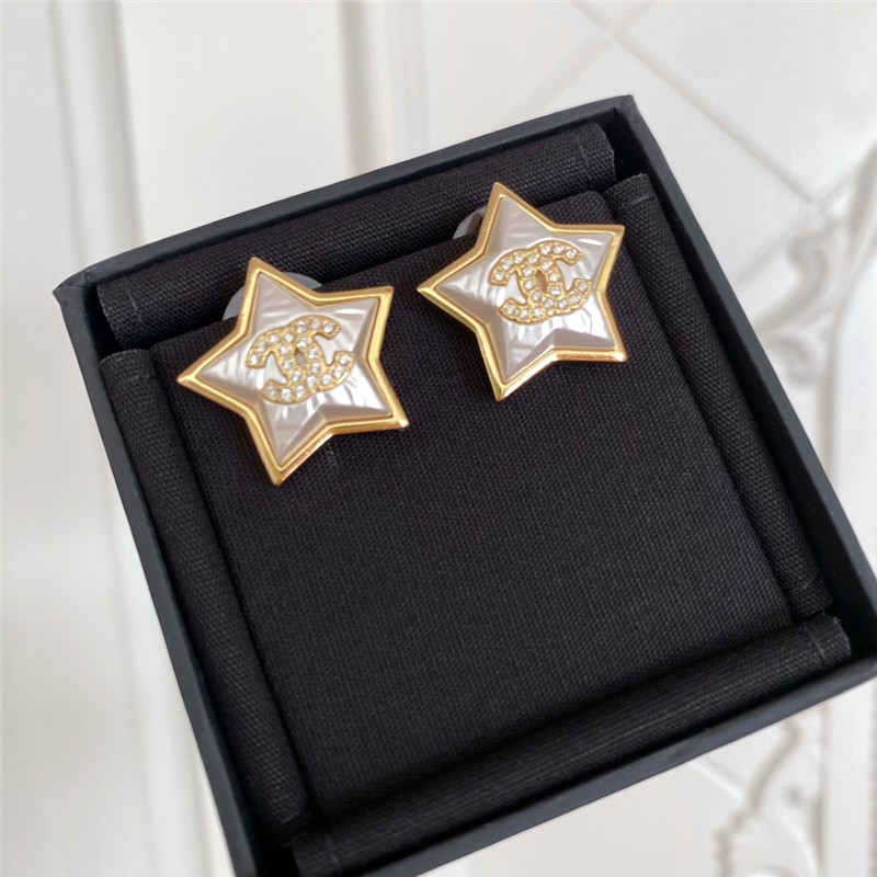 ch**el star D1am0nd ch**el stud earrings