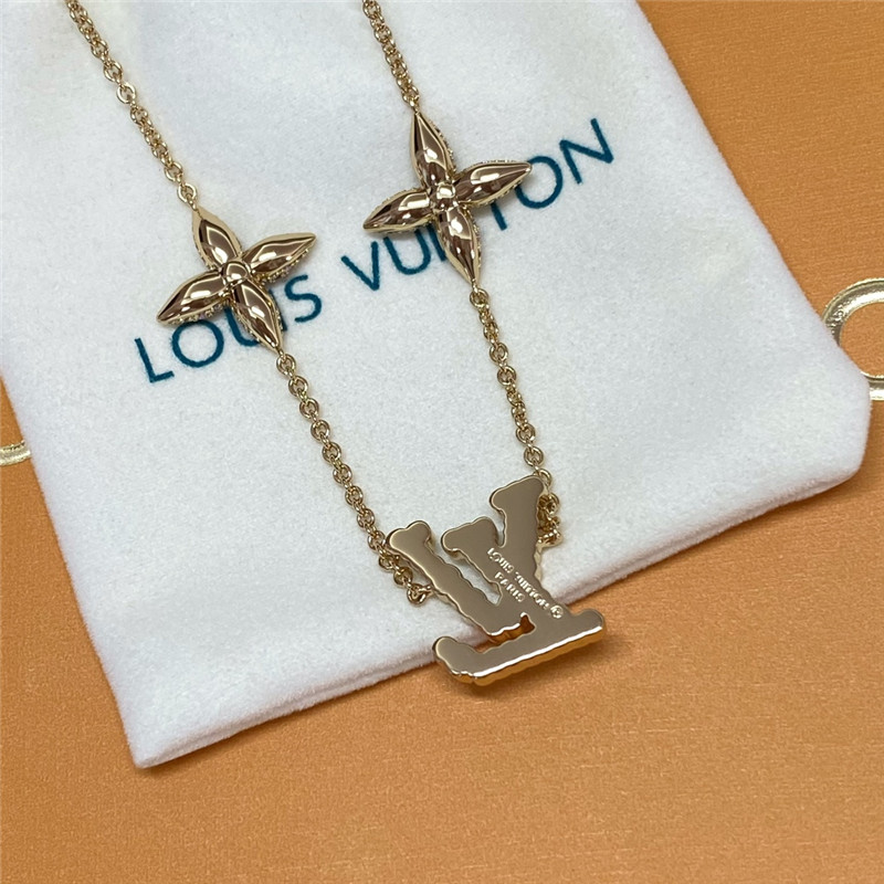 l0vis vvtt0n D1am0nd clover necklace