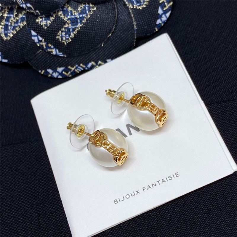 Ch**el pearl Ch**el logo earrings