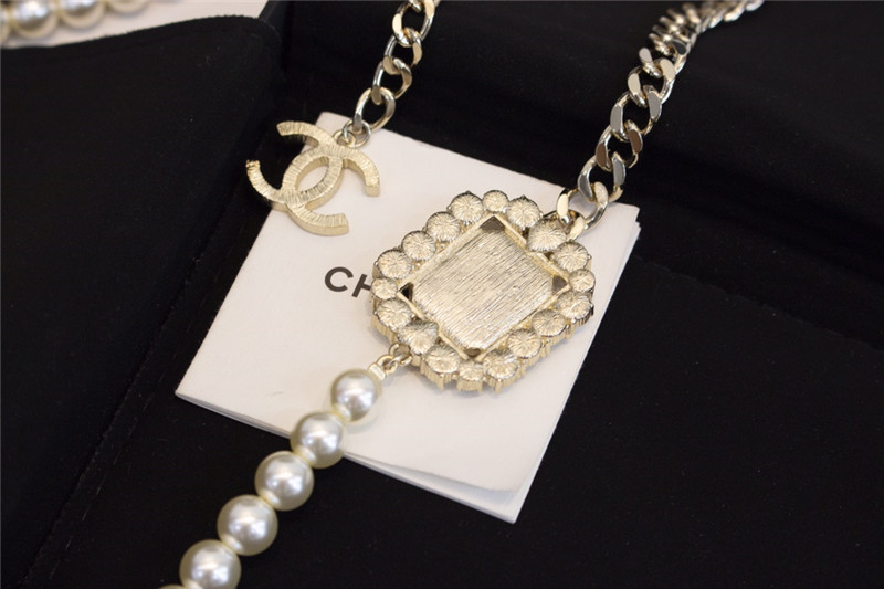 Ch**el pearl sweater necklace