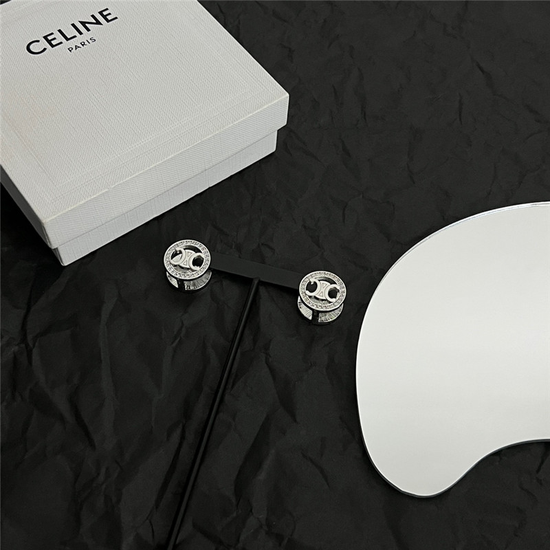 Ce1i*e new earrings