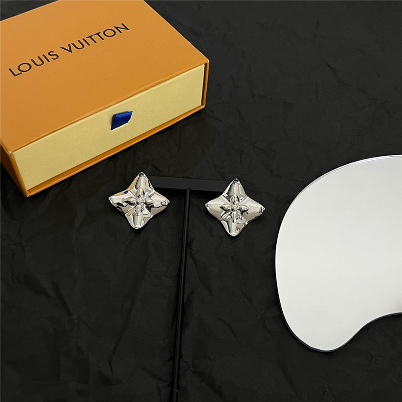l0vis Vvtt0n lv new earrings