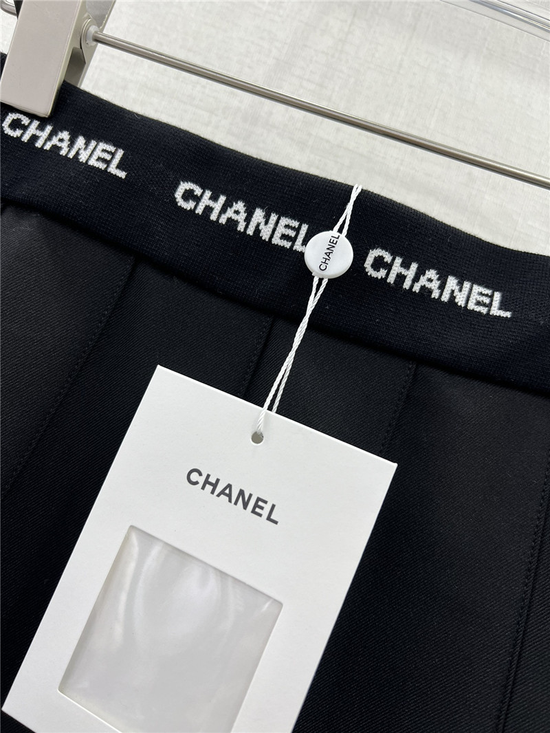 Ch**el waistband letter logo web pleated skirt