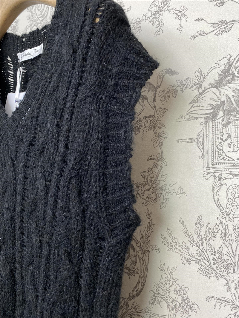 D10r v-neck navy knit vest