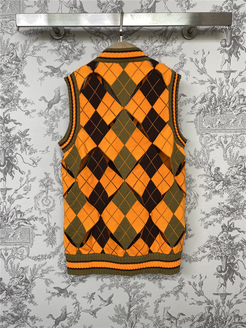 bv*b*rry D1am0nd knitted slit vest