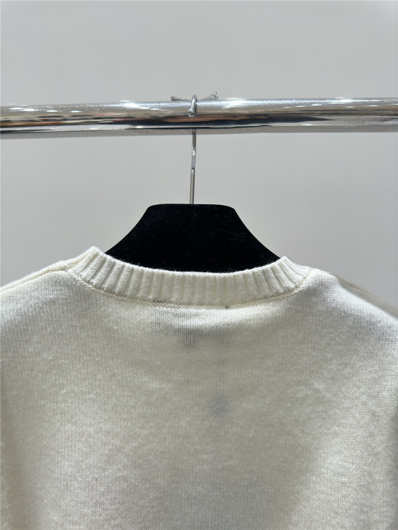 L0ew* logo knitted short sweater in white