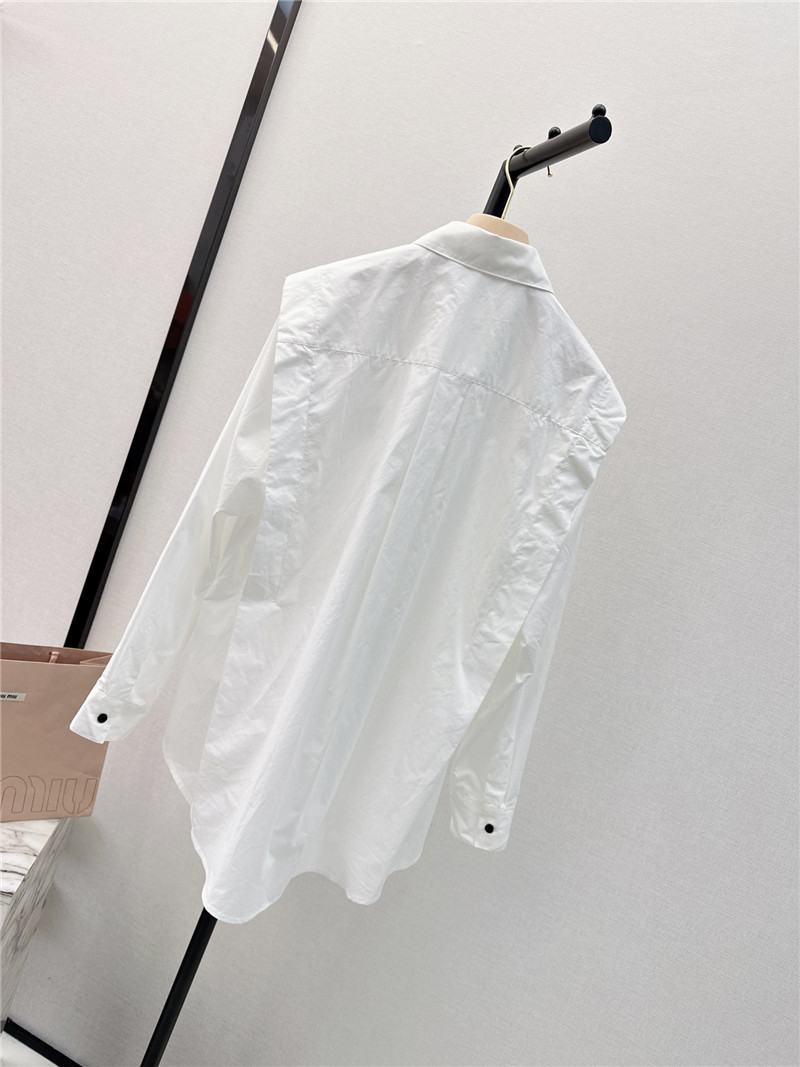 M1um1u loose silhouette design shirt