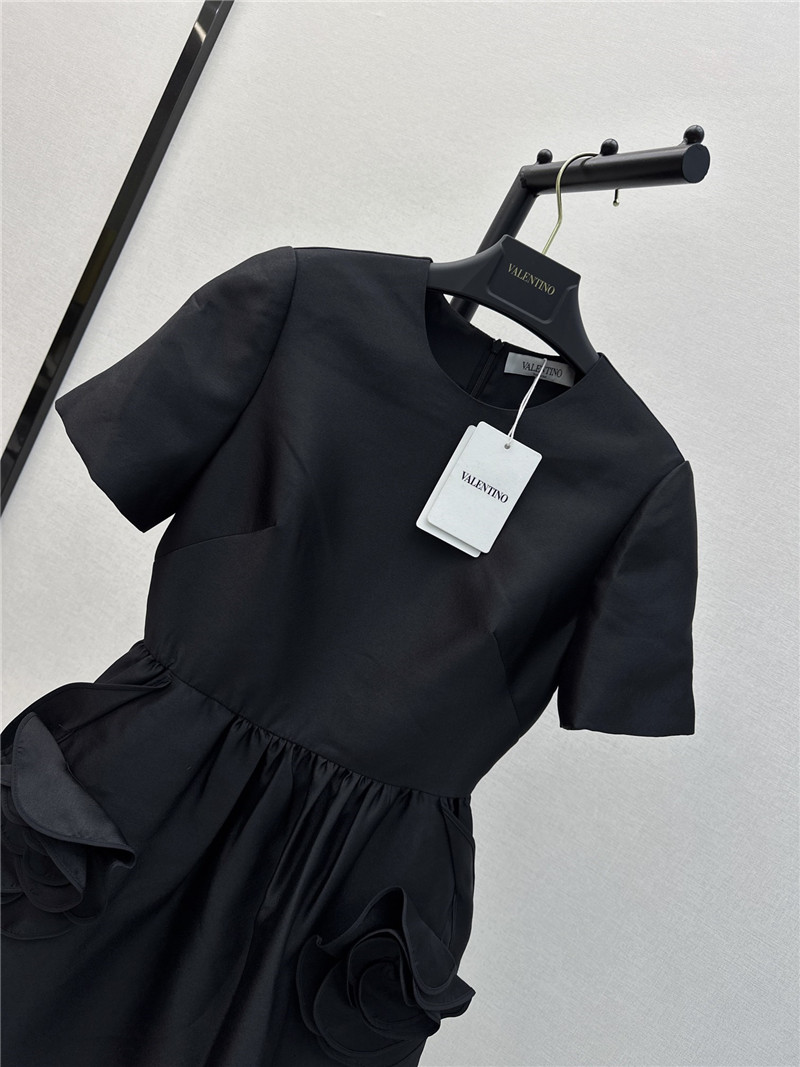 Va1e*ntin0 new black rose short sleeve dress