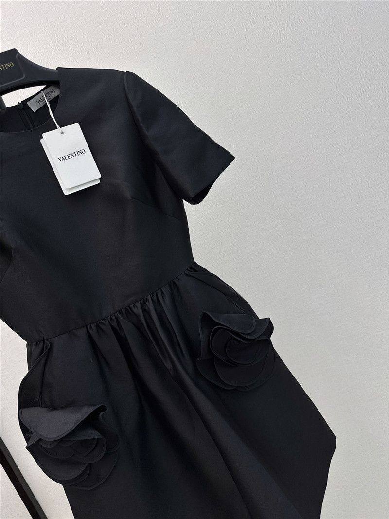 Va1e*ntin0 new black rose short sleeve dress
