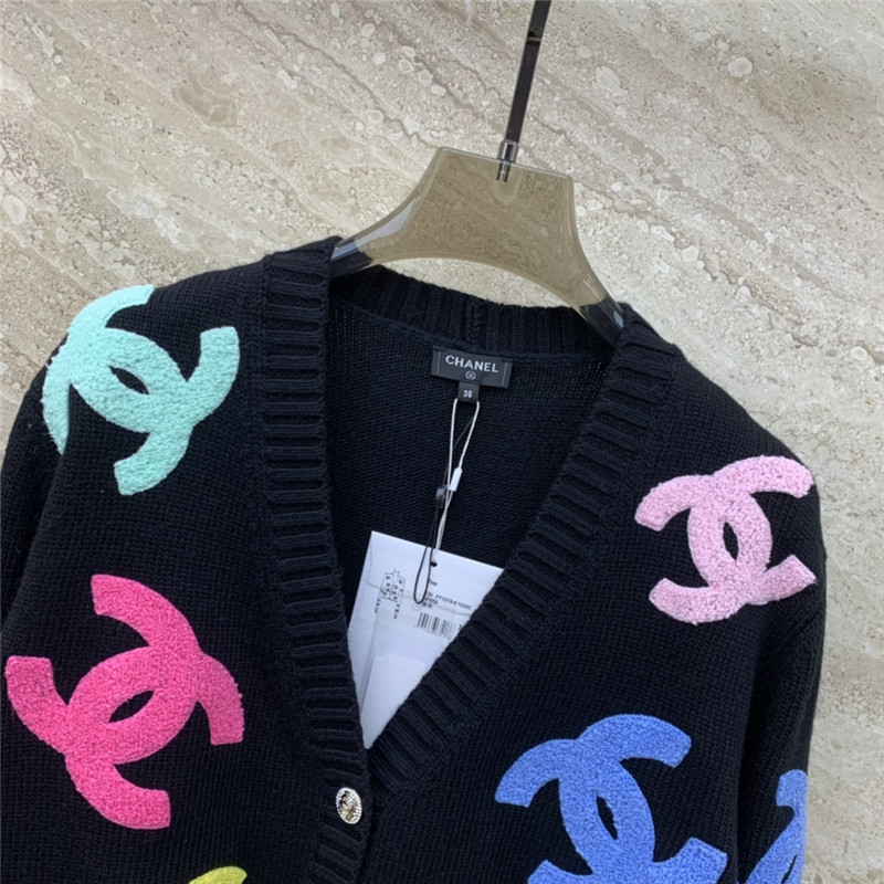 Ch**el colorful logo v-neck cardigan black