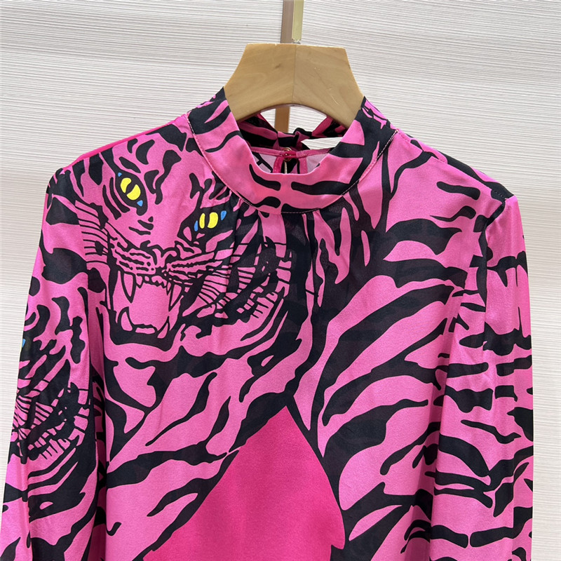 Va1e*ntin0 silk material full digital positioning printed ribbon shirt
