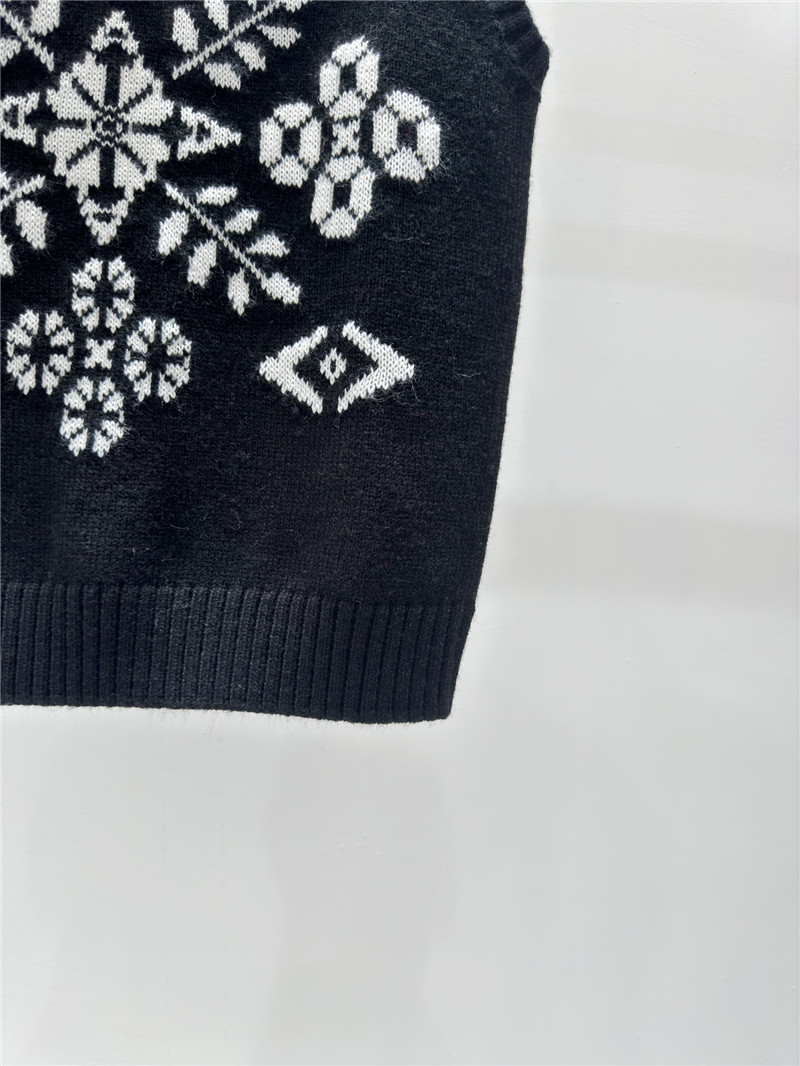 L0ew* jacquard knit turtleneck vest navy