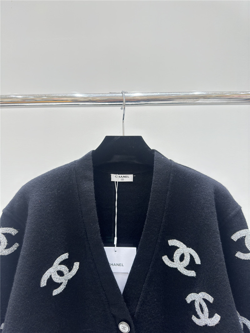 Ch**el contrast letter v-neck knitted cardigan jacket
