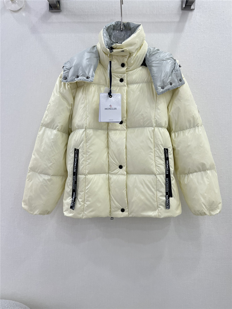 Moncler contrasting color hooded bread down jacket