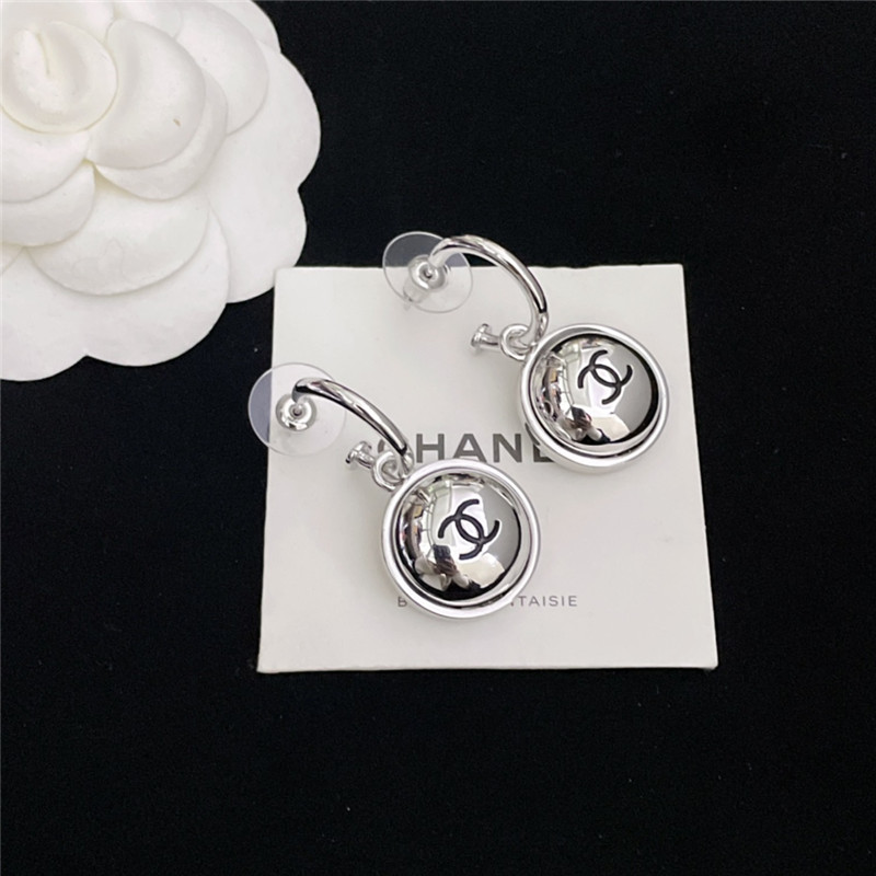 Ch**el small fragrant earrings