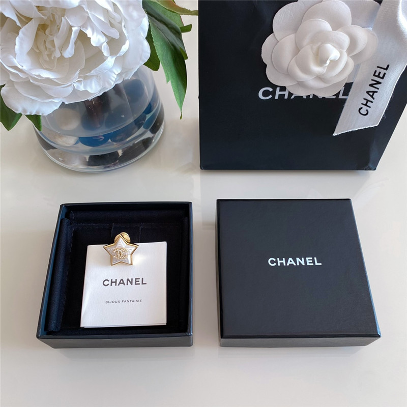 ch**el star full D1am0nd double c brooch