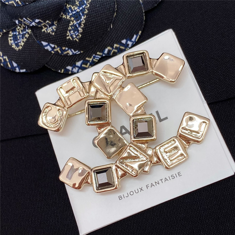 Ch**el monogram square crystal double c brooch
