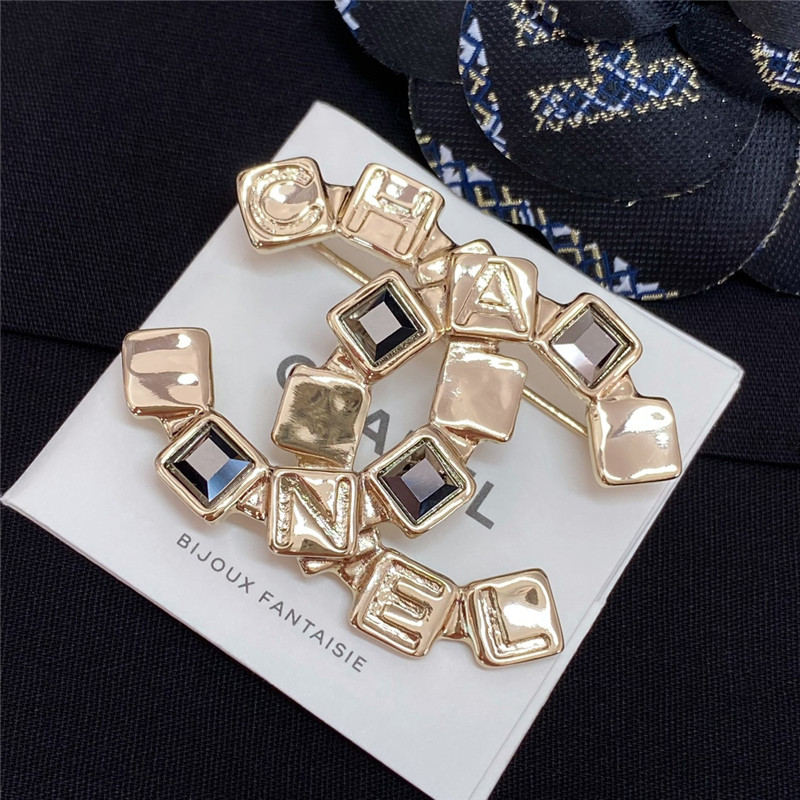Ch**el monogram square crystal double c brooch