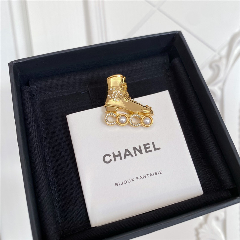 Ch**el roller skates coco brooch