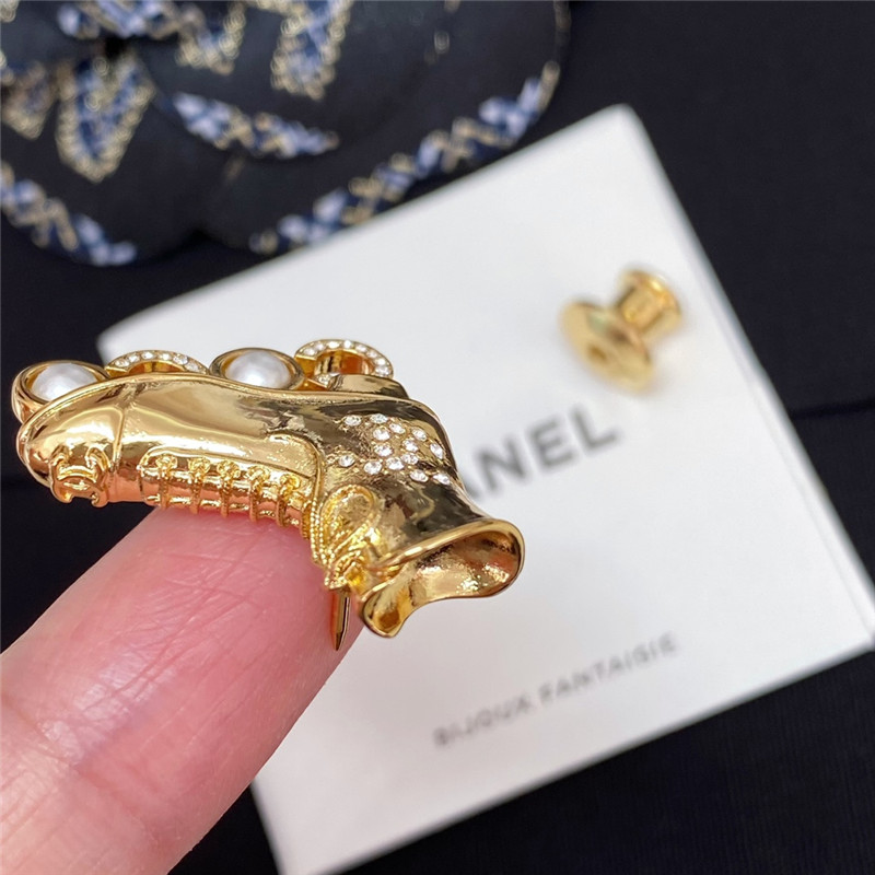 Ch**el roller skates coco brooch