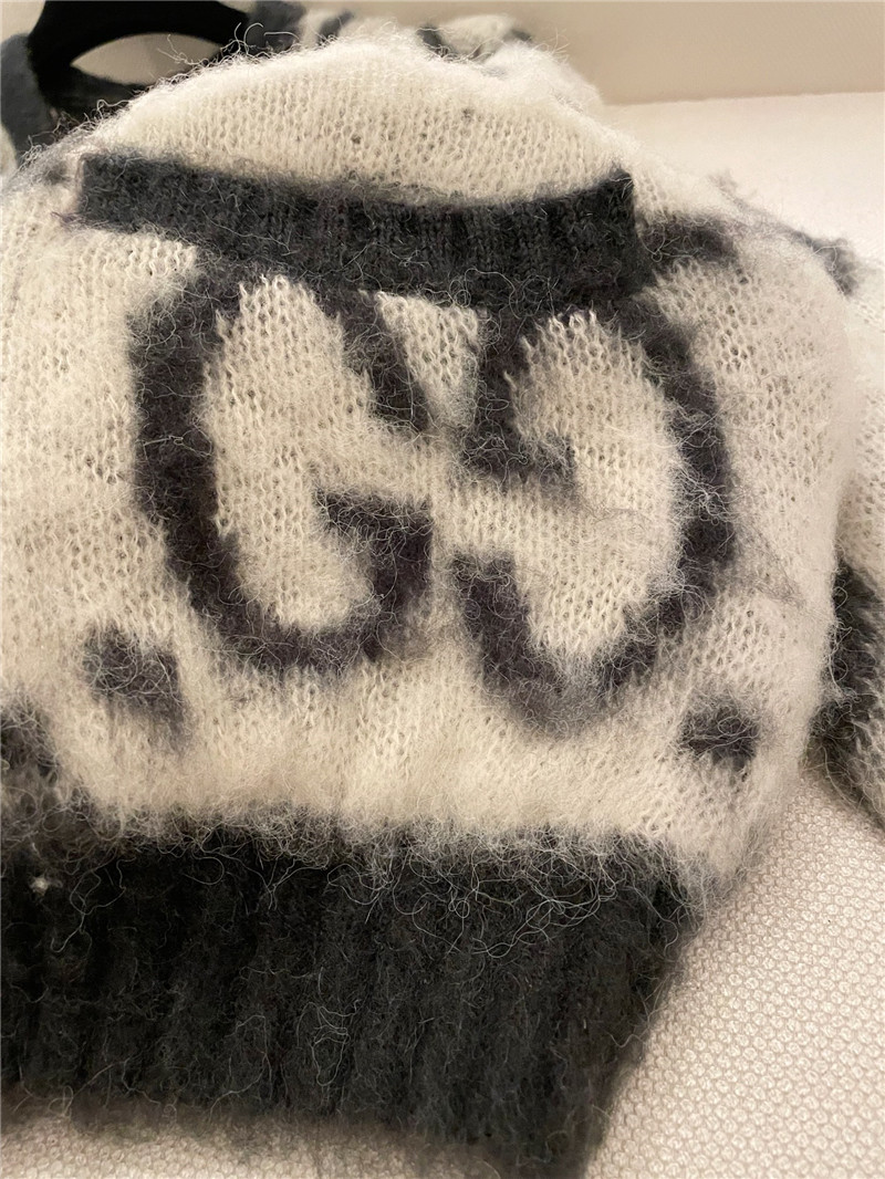 Gvc*1 jacquard gg mohair cardigan beige