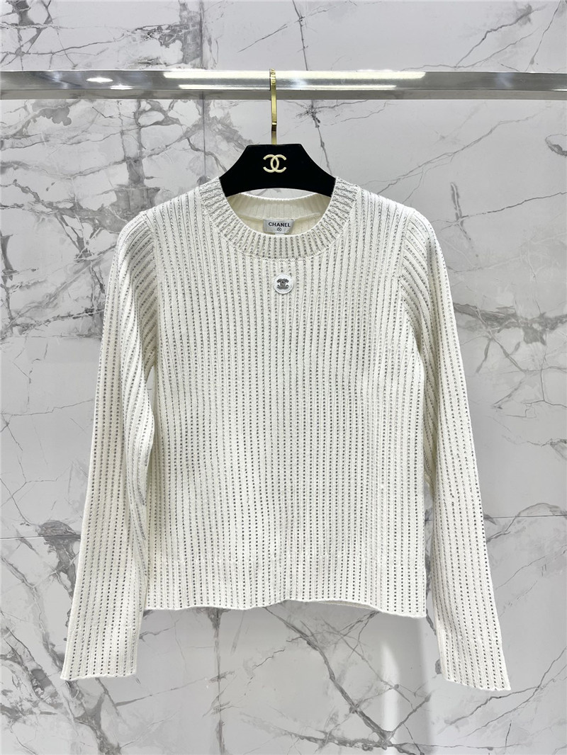Ch**el logo crew neck sweater white
