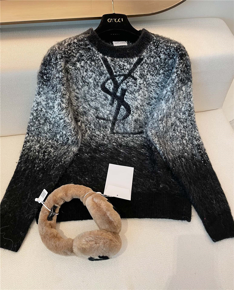 Y51 logo gradient mohair sweater in black