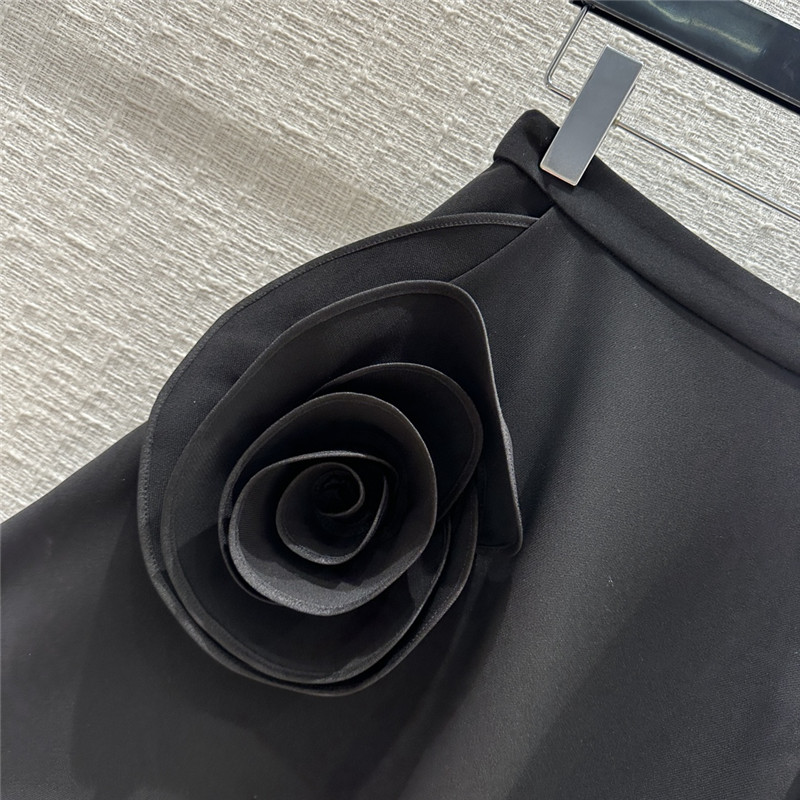 Va1e*ntin0 three-dimensional large flower pocket midi skirt