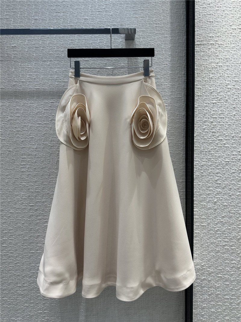 Va1e*ntin0 three-dimensional large flower pocket midi skirt