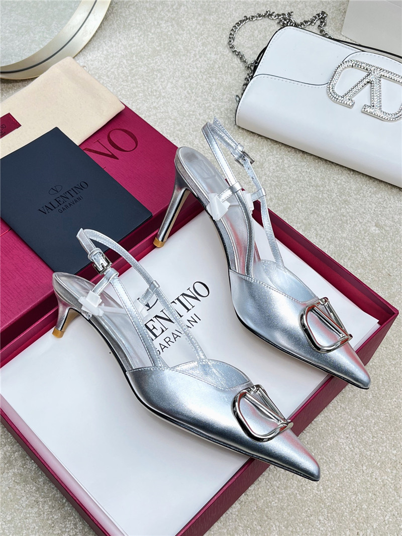 Va1e*ntin0 new color v logo buckle high heels sandals
