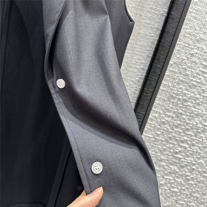 Pra*a premium gray vest shorts suit