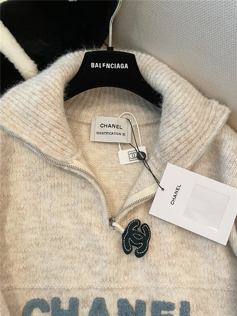 Ch**el logo turtleneck loose sweater beige