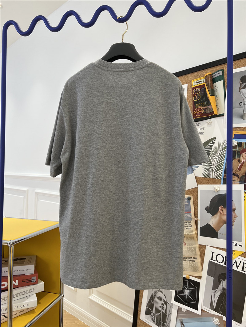 Y51 new embroidered t-shirt